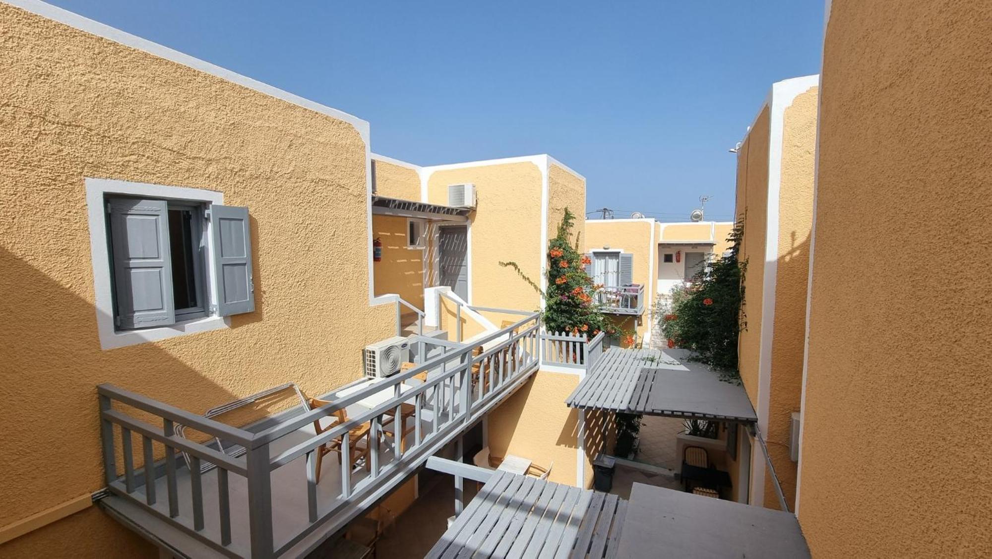 Nostos (adults Only) Kamári